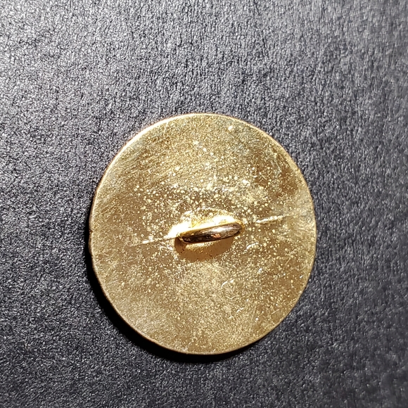 Metal Shank Buttons Flower in Gold Tone - Picture 4 of 7